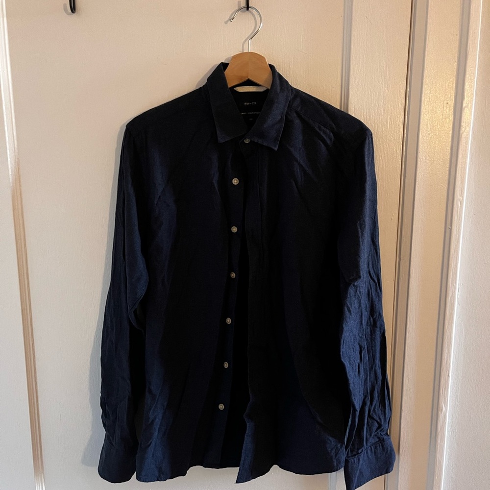 RW&Co men’s medium long sleeve button up shirt